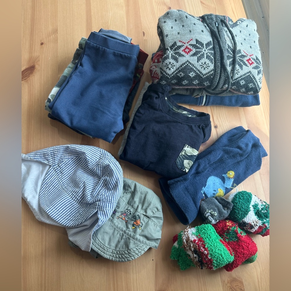 Baby/Toddler Clothing Bundle 12–18 Months – Hats, Outfits, Tops & pants